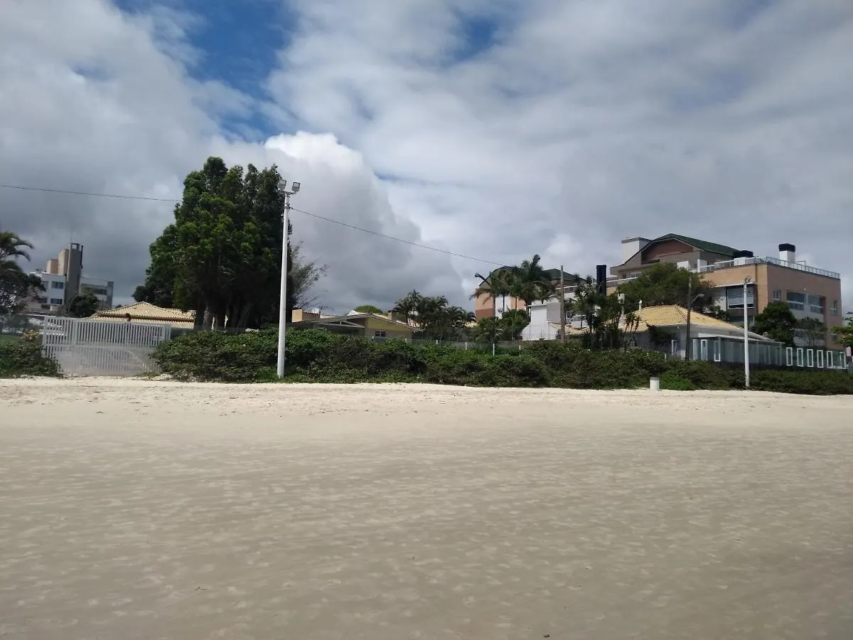Apto Na Praia De 1 Dormitorio Com Vista Pro Mar A Poucos Passos Da Areia Florianopolis 0*,
