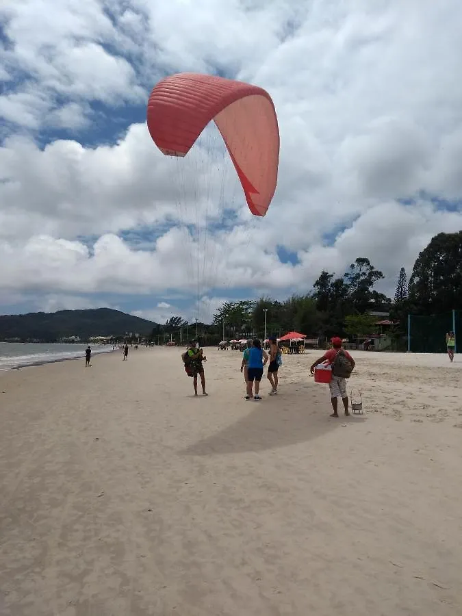 Apto Na Praia De 1 Dormitorio Com Vista Pro Mar A Poucos Passos Da Areia Florianopolis Apartment