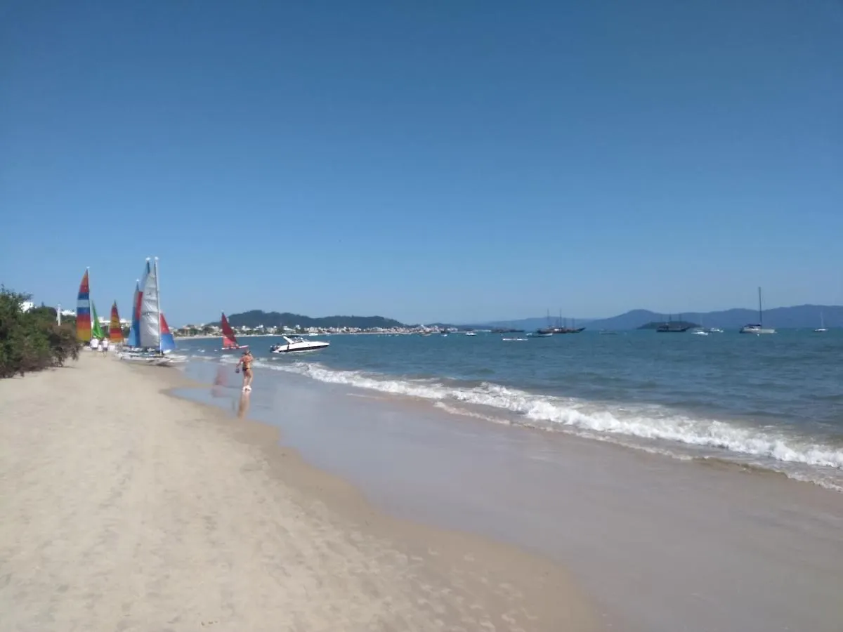 Apto Na Praia De 1 Dormitorio Com Vista Pro Mar A Poucos Passos Da Areia Florianopolis Brazil